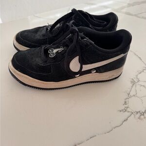 Nike Black and White Sneakers